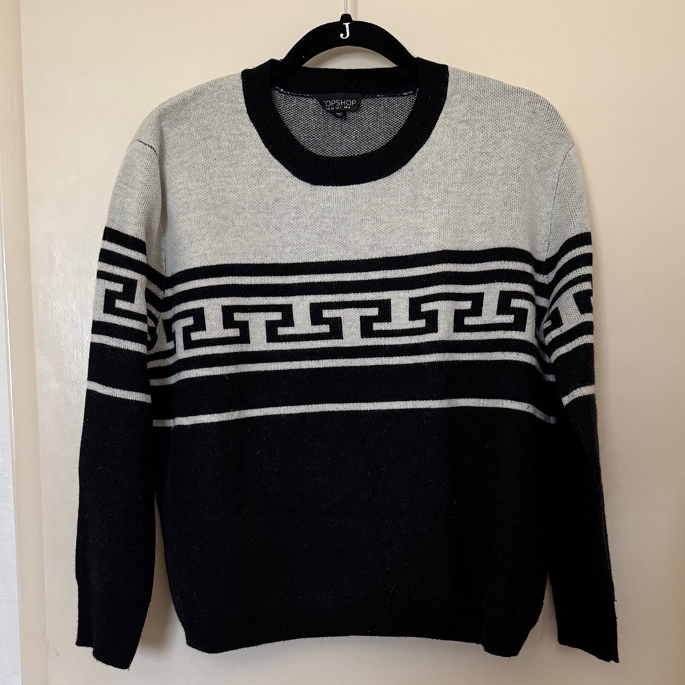 Topshop Women’s Black and Gray Sweater US 2
